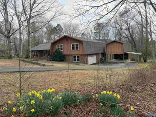 1975 Pine Lake Drive, Arab, AL 35016