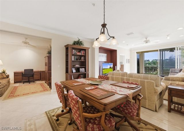 4834 Hampshire CT 206, Naples, FL 34112