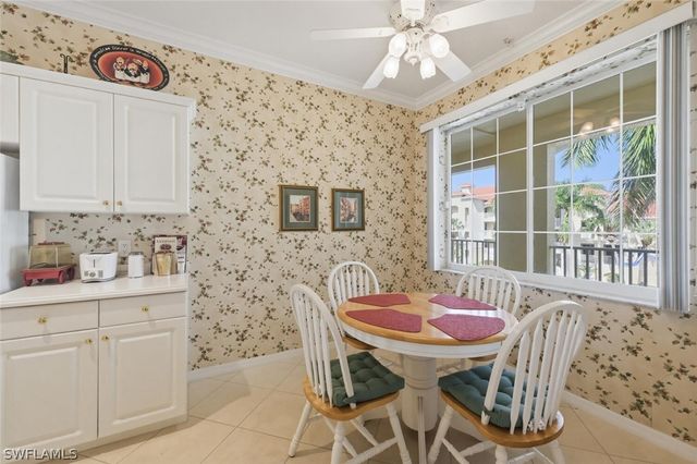 4834 Hampshire CT 206, Naples, FL 34112