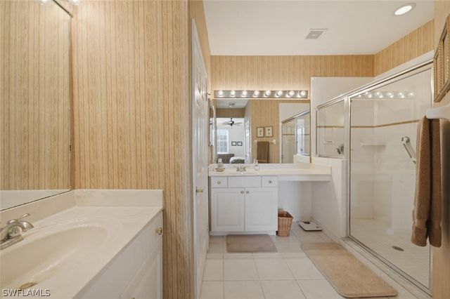 4834 Hampshire CT 206, Naples, FL 34112