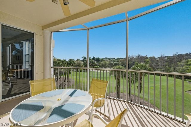 4834 Hampshire CT 206, Naples, FL 34112