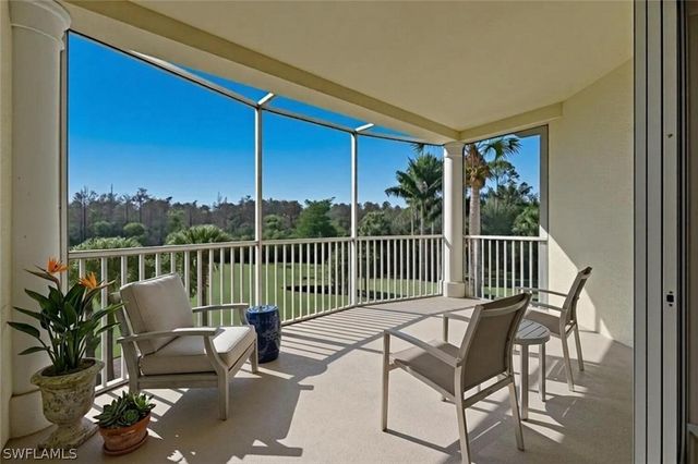 4834 Hampshire CT 206, Naples, FL 34112