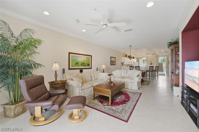 4834 Hampshire CT 206, Naples, FL 34112