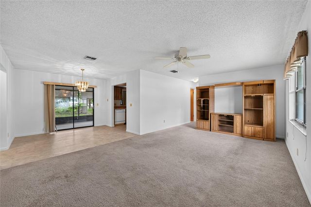 610 FOURTH AVENUE, Lady Lake, FL 32159