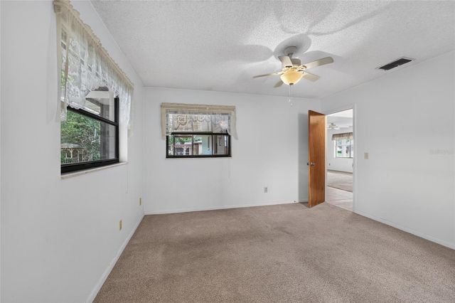 610 FOURTH AVENUE, Lady Lake, FL 32159