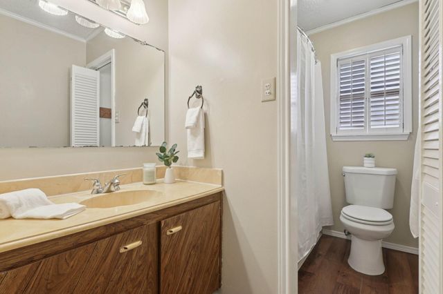 1628 Oak Ridge Drive, Dickinson, TX 77539