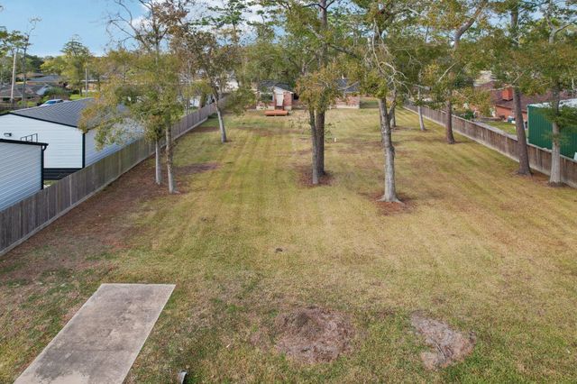 1628 Oak Ridge Drive, Dickinson, TX 77539