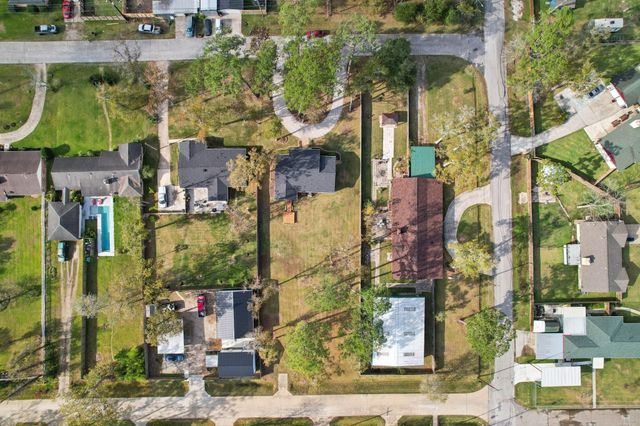 1628 Oak Ridge Drive, Dickinson, TX 77539