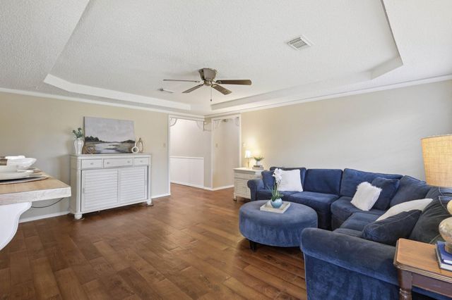 1628 Oak Ridge Drive, Dickinson, TX 77539