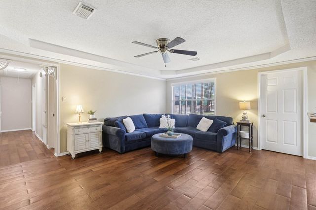 1628 Oak Ridge Drive, Dickinson, TX 77539