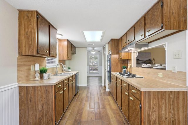 1628 Oak Ridge Drive, Dickinson, TX 77539