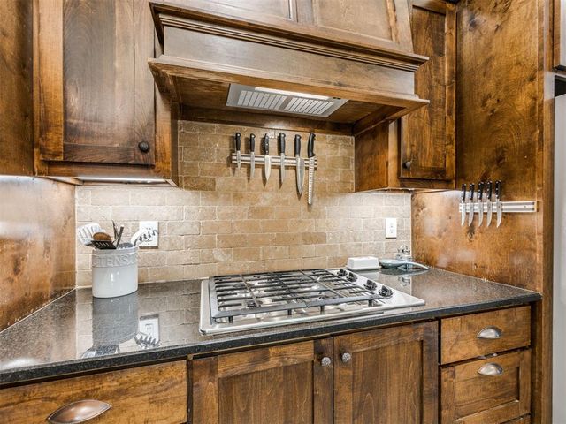 712 Kearny Lane, Yukon, OK 73099