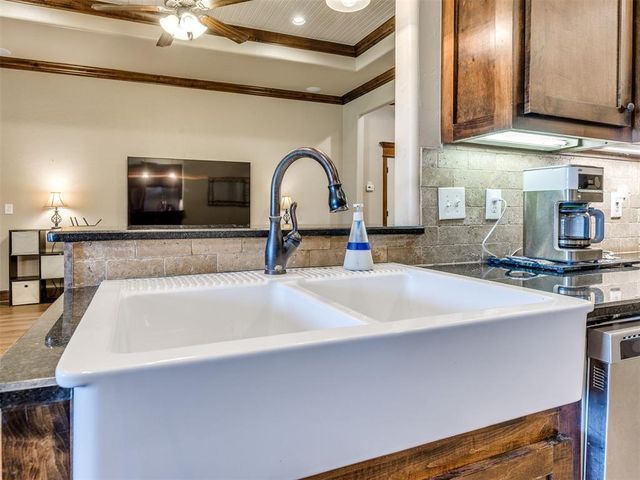 712 Kearny Lane, Yukon, OK 73099