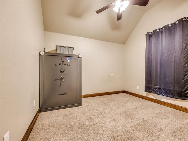 712 Kearny Lane, Yukon, OK 73099