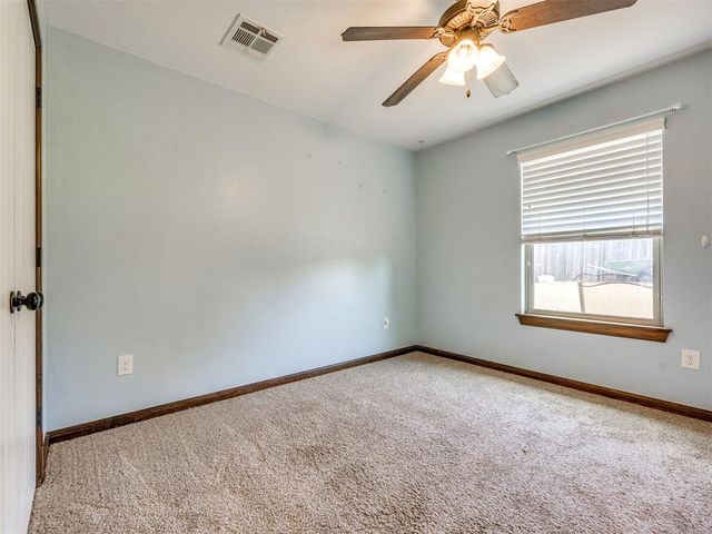 712 Kearny Lane, Yukon, OK 73099