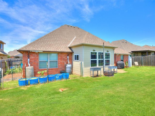 712 Kearny Lane, Yukon, OK 73099