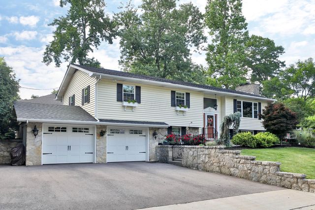 286 Beverly Place, Worthington, OH 43085