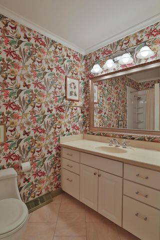 286 Beverly Place, Worthington, OH 43085