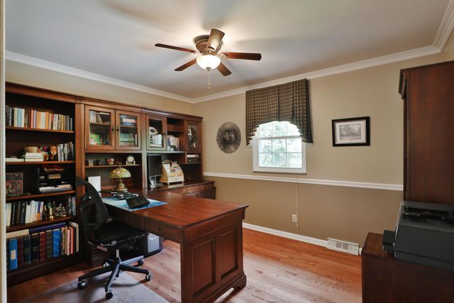 286 Beverly Place, Worthington, OH 43085