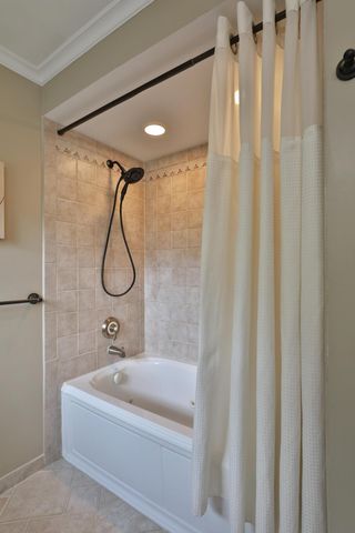 286 Beverly Place, Worthington, OH 43085