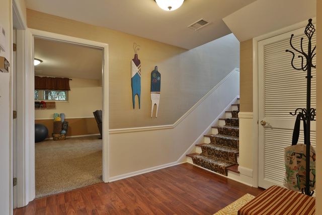 286 Beverly Place, Worthington, OH 43085