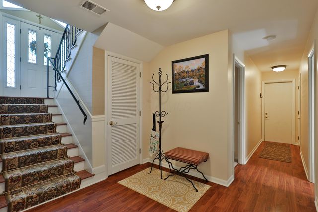 286 Beverly Place, Worthington, OH 43085