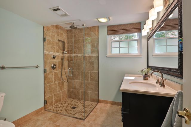 286 Beverly Place, Worthington, OH 43085