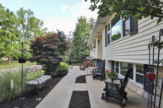 286 Beverly Place, Worthington, OH 43085