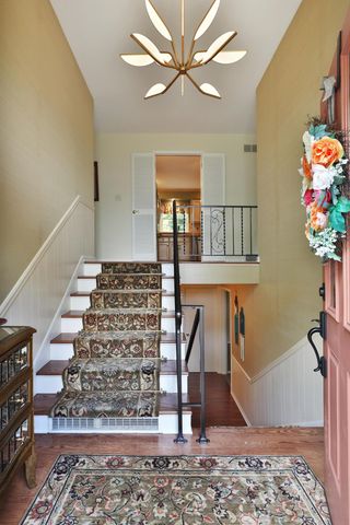 286 Beverly Place, Worthington, OH 43085