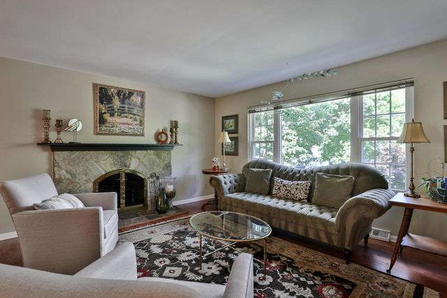 286 Beverly Place, Worthington, OH 43085