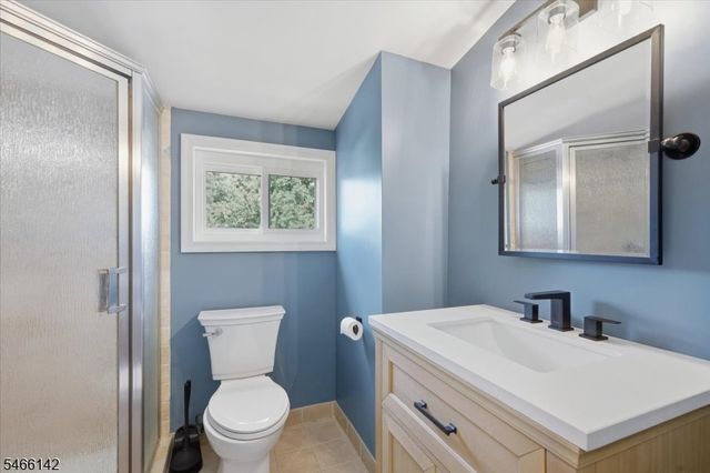 12 Norfolk Road, Franklin Twp., NJ 08873