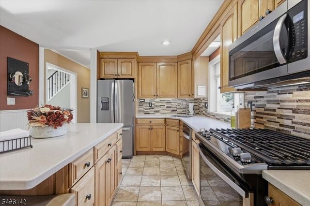 12 Norfolk Road, Franklin Twp., NJ 08873