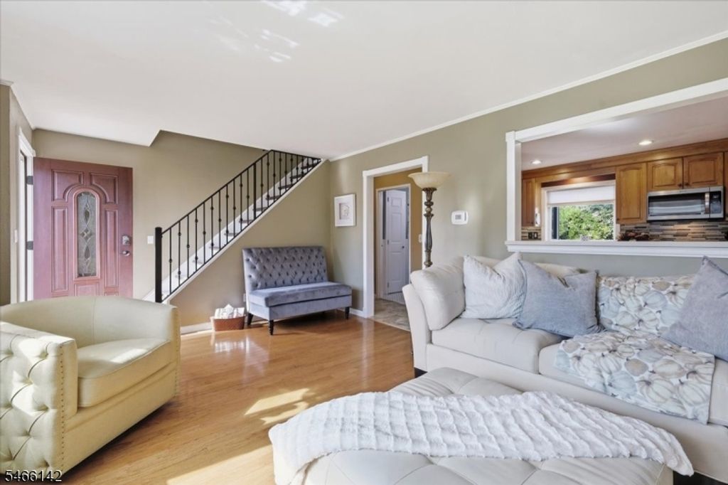 12 Norfolk Road, Franklin Twp., NJ 08873 — photo 5