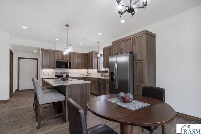 220 Copper Village Circle, Mankato, MN 56001