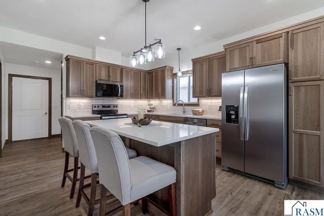 220 Copper Village Circle, Mankato, MN 56001