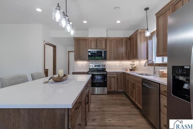 220 Copper Village Circle, Mankato, MN 56001