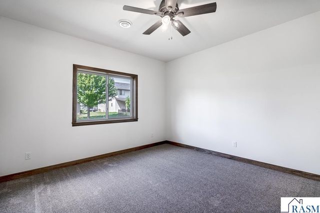 220 Copper Village Circle, Mankato, MN 56001