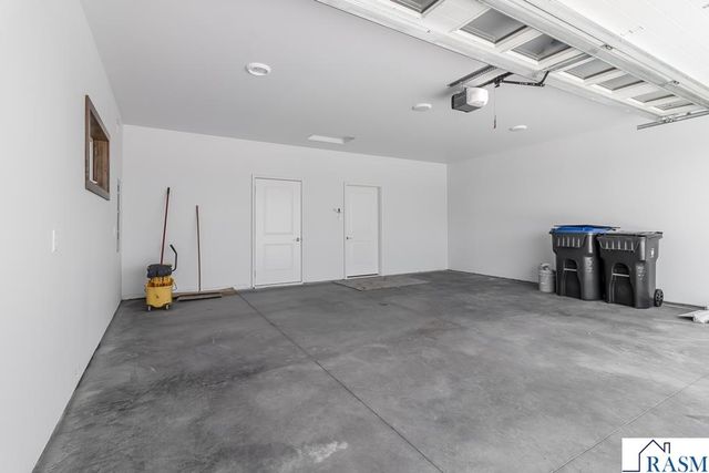 220 Copper Village Circle, Mankato, MN 56001