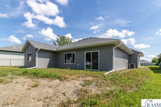 220 Copper Village Circle, Mankato, MN 56001