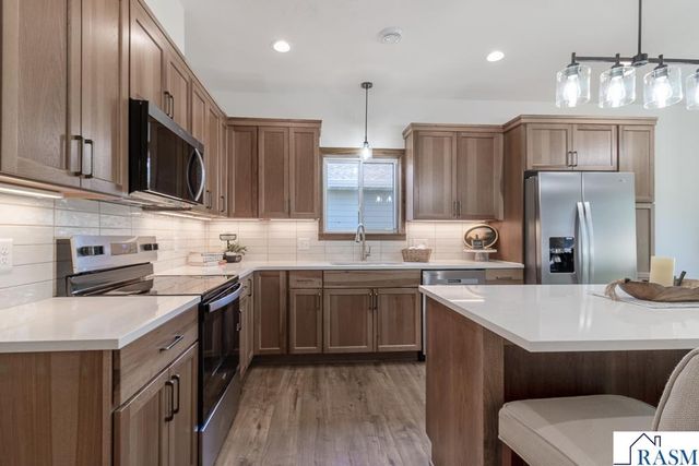 220 Copper Village Circle, Mankato, MN 56001