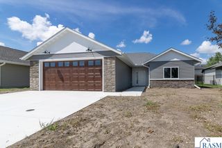 220 Copper Village Circle, Mankato, MN 56001