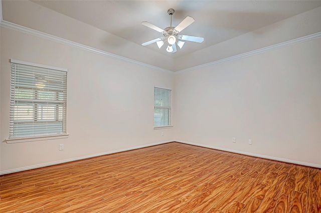 906 Wiley Drive, Magnolia, TX 77354