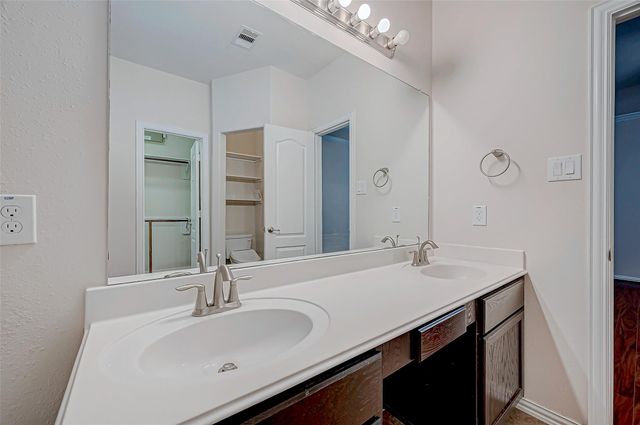 906 Wiley Drive, Magnolia, TX 77354