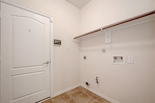 906 Wiley Drive, Magnolia, TX 77354