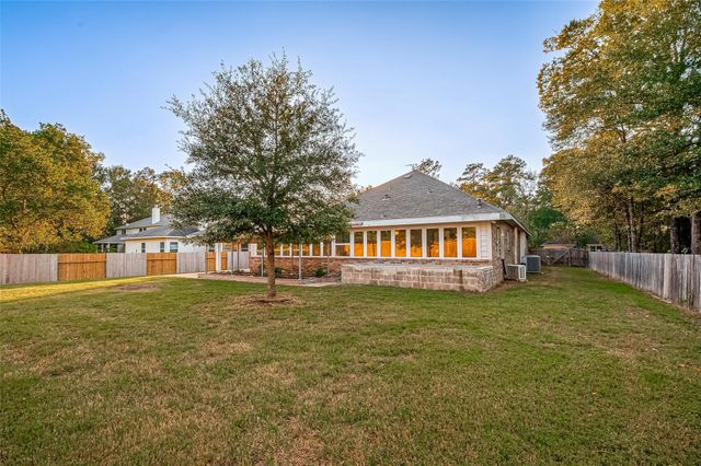 906 Wiley Drive, Magnolia, TX 77354