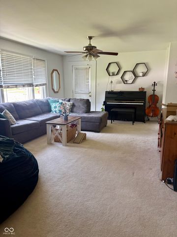 327 S West Street, Tipton, IN 46072