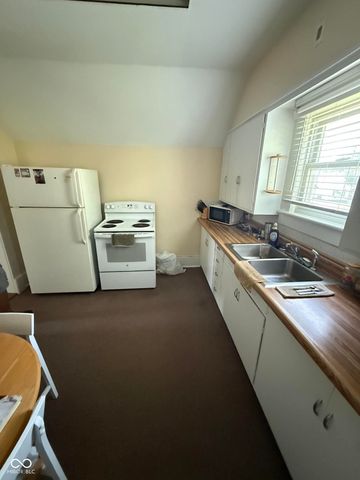 327 S West Street, Tipton, IN 46072