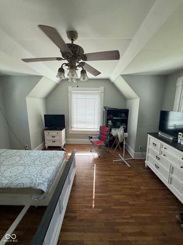 327 S West Street, Tipton, IN 46072