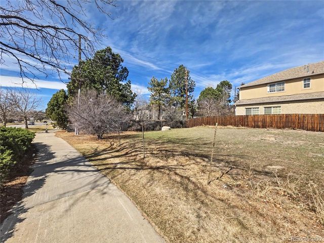 295 S Monaco Pkwy, Denver, CO 80224