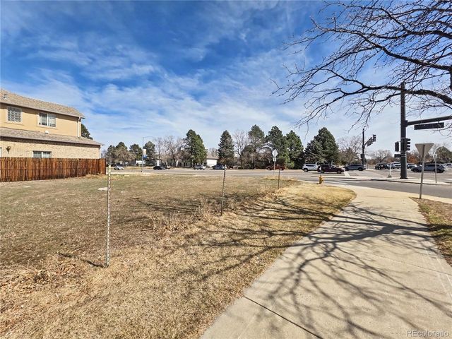 295 S Monaco Pkwy, Denver, CO 80224